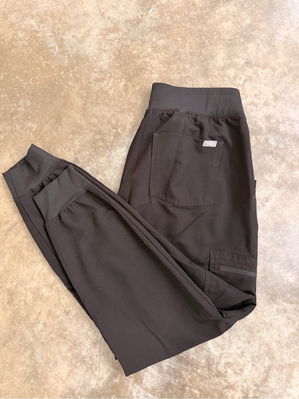 FIGS Black Jogger Scrub Pants Women’s Size L High Rise Medical Uniform